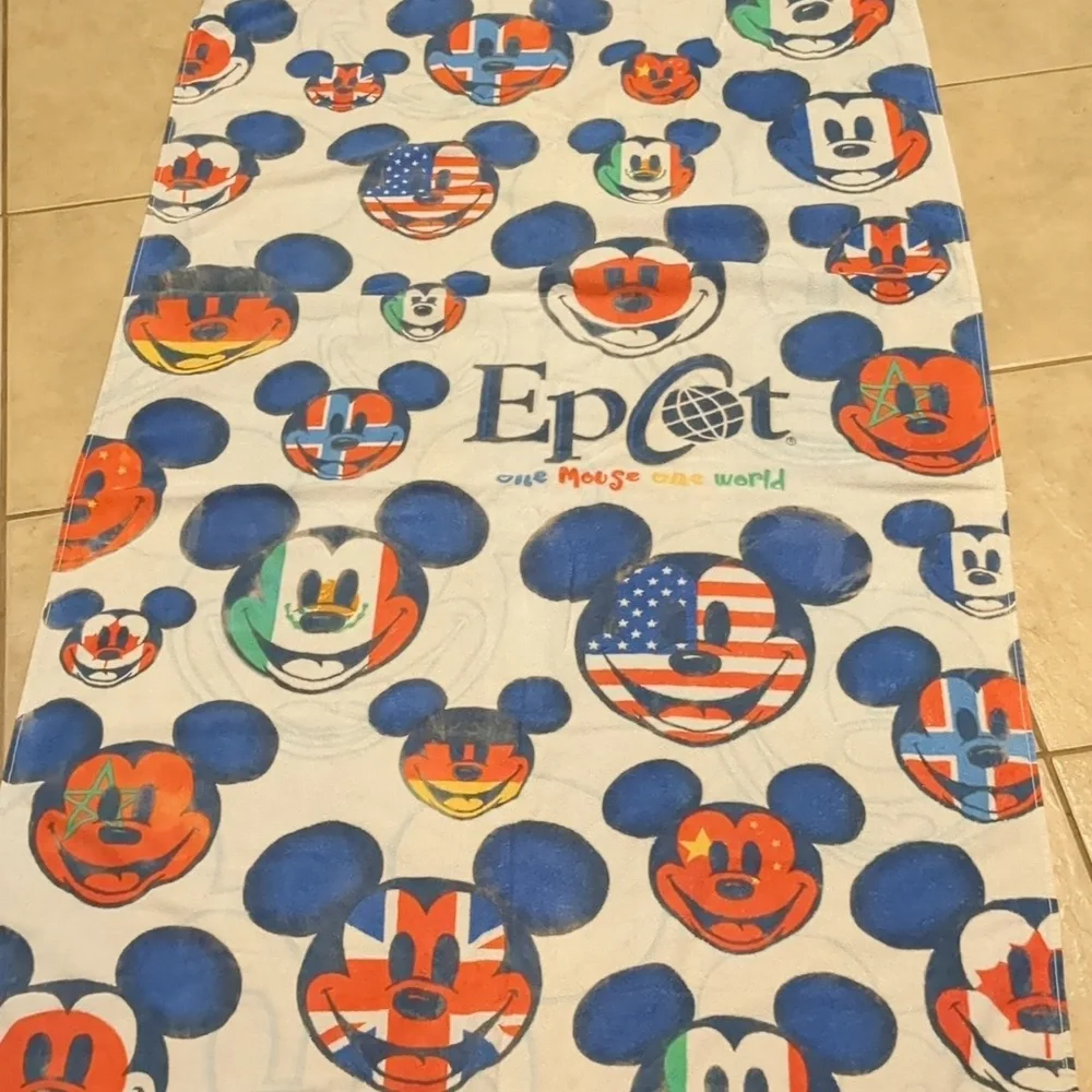 Disney Parks Original Souvenir Epcot One Mouse One World Beach Towel